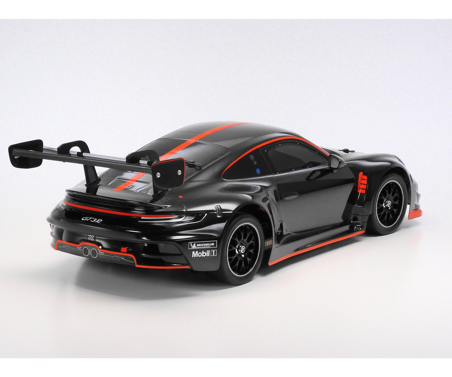 Tamyia 1:10 RC Porsche 911 GT3R (992) TT-02 lackiert